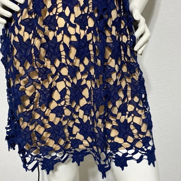 Dina be Blue Lace Dress - Picture 6 of 8